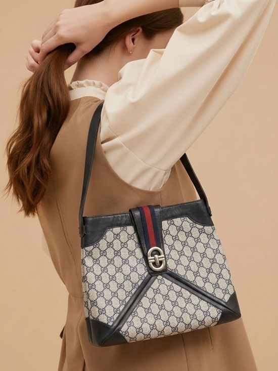 Gucci Handbags - Gucci Sherryline Navy and Cream Shoulder Bag w/ COA